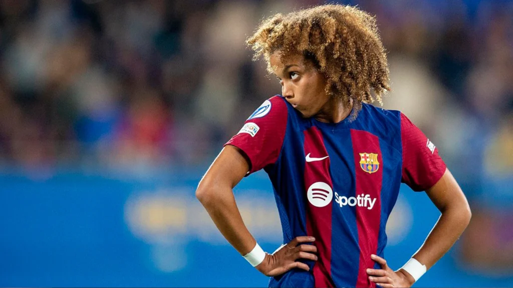 FM26 Women's Football: Vicky López in Barcelona kit during a Liga F match.