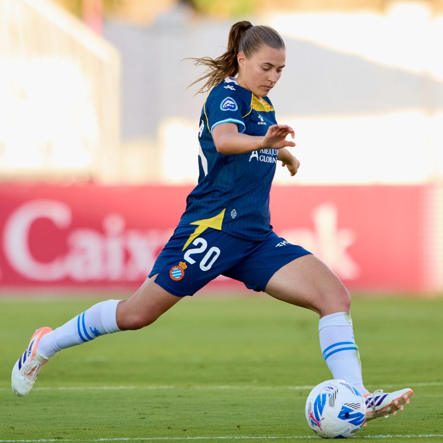 Anna Torrodà in action for Espanyol Femení during a Liga F match